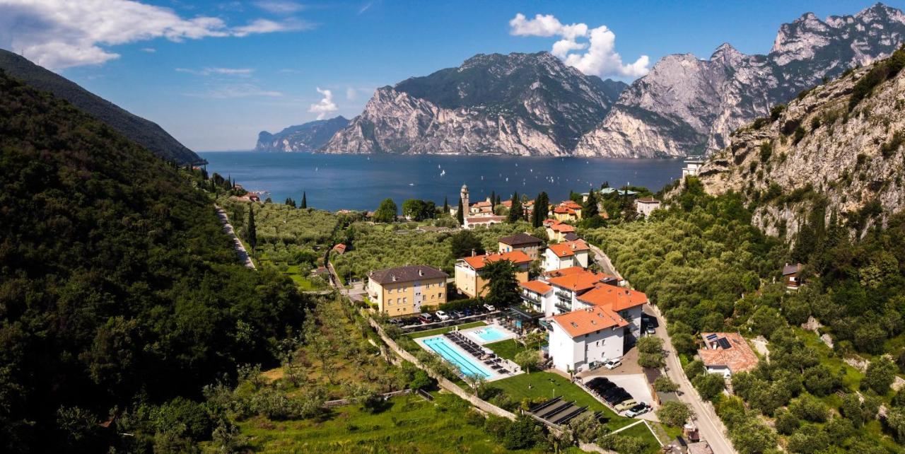 Aktivhotel Santalucia Torbole Sul Garda Exterior foto
