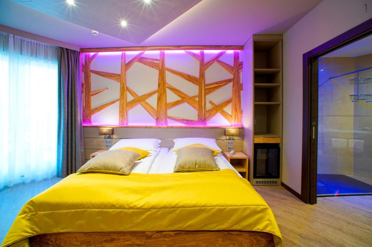 Aktivhotel Santalucia Torbole Sul Garda Exterior foto